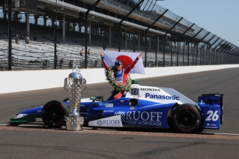 500 milles d'Indianapolis - Cérémonies avec le vainqueur